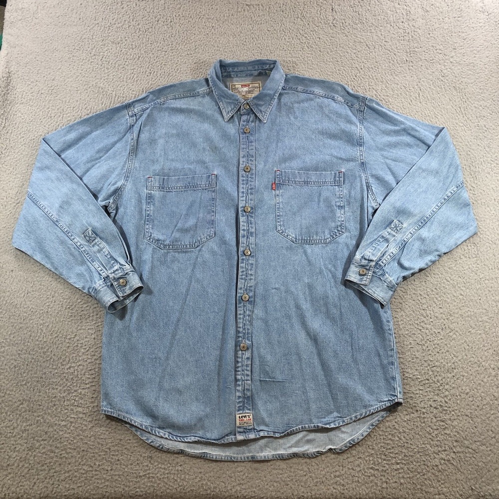 vtg levis denim shirt Men's M Blue Oversized